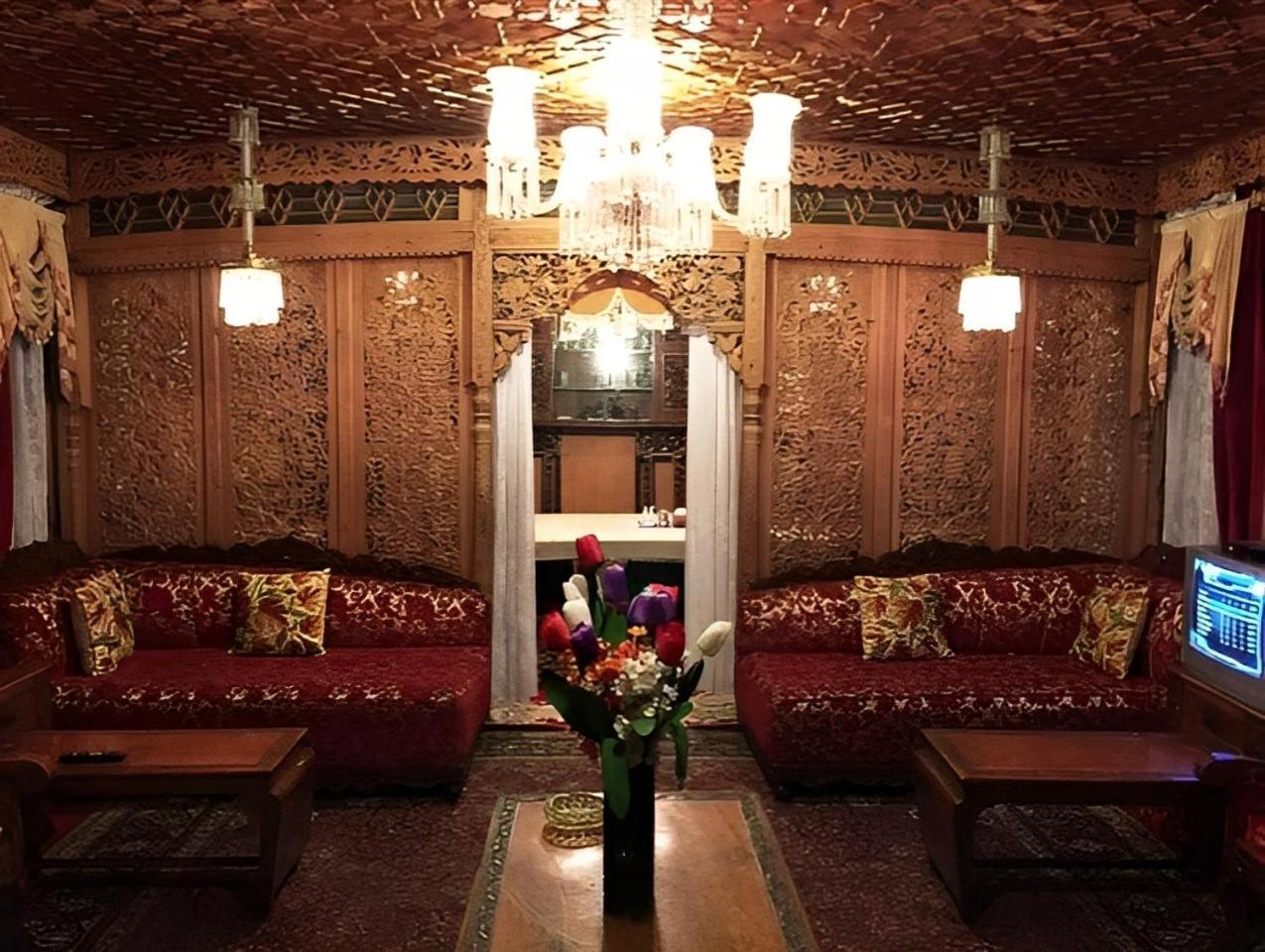 Heritage Amina Group Of Houseboats Hotel Srinagar  Exterior photo