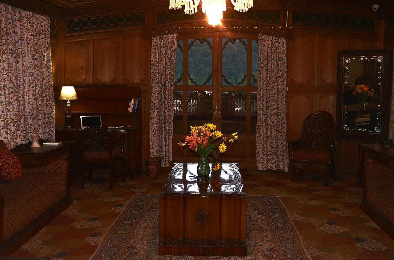 Heritage Amina Group Of Houseboats Hotel Srinagar  Exterior photo